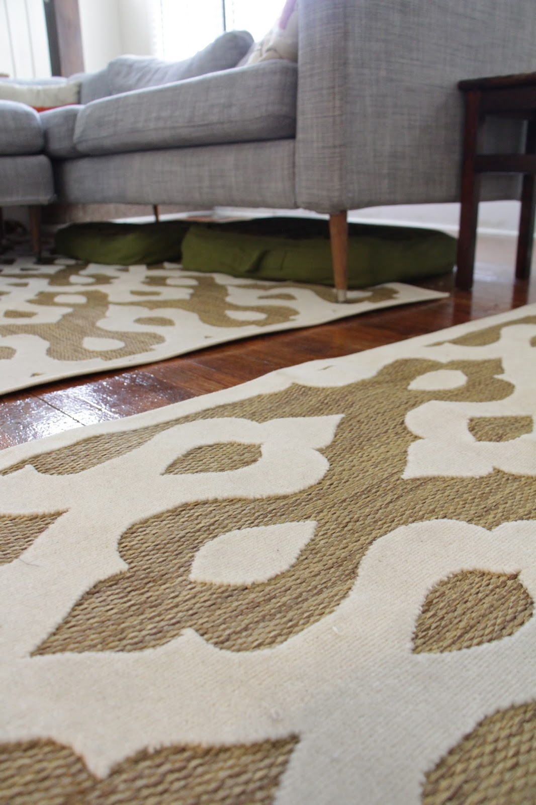 Grosgrain Floor Throws instead of Carpets