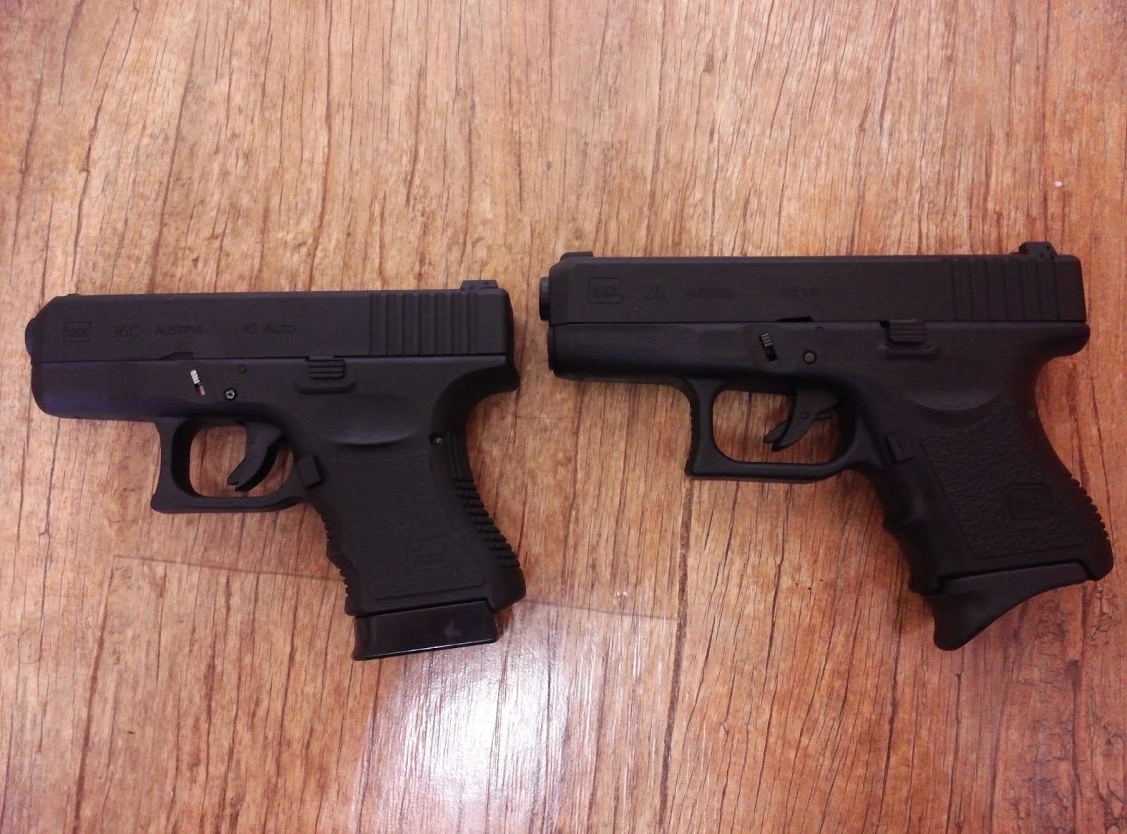 Woo Jung's Hobby The First Plastic Pistol Glock