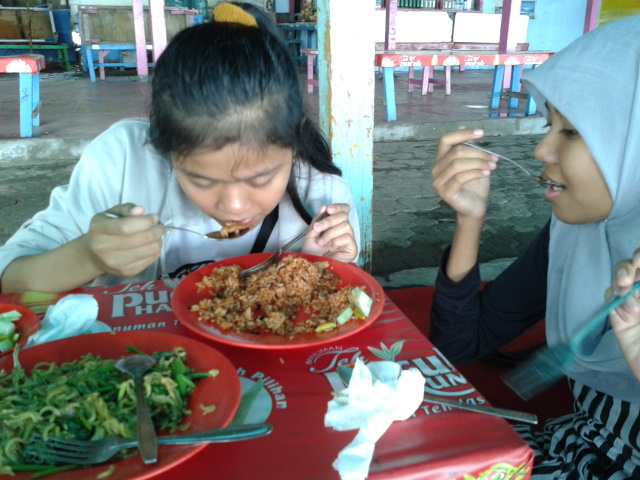 We On Vacation Edisi Milad Dea Dreamer Who Wants To Be Real