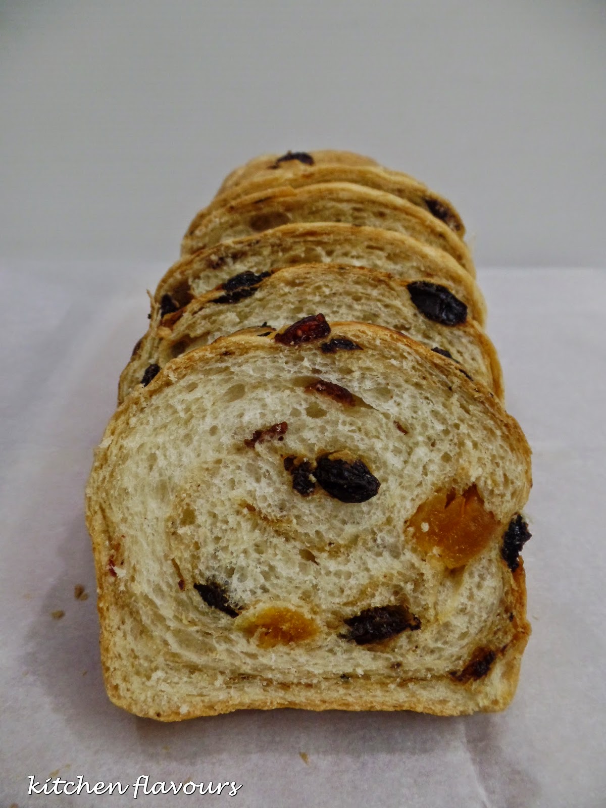 kitchen flavours Honey and Dried Fruit Loaf