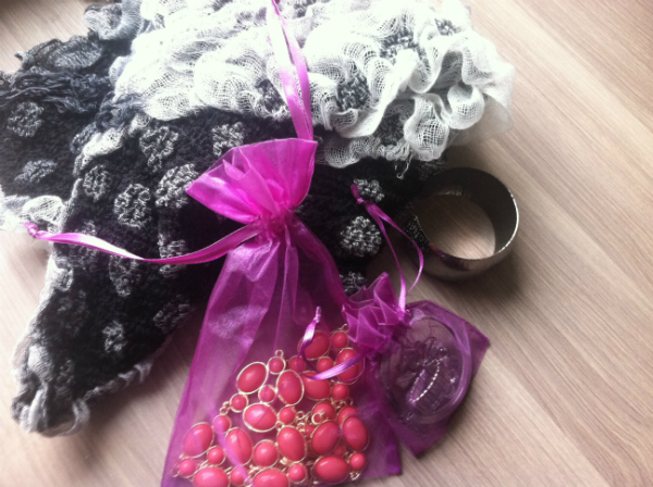 Ali's Bling Box - November 2012 Review - Women's Monthly Subscription Boxes