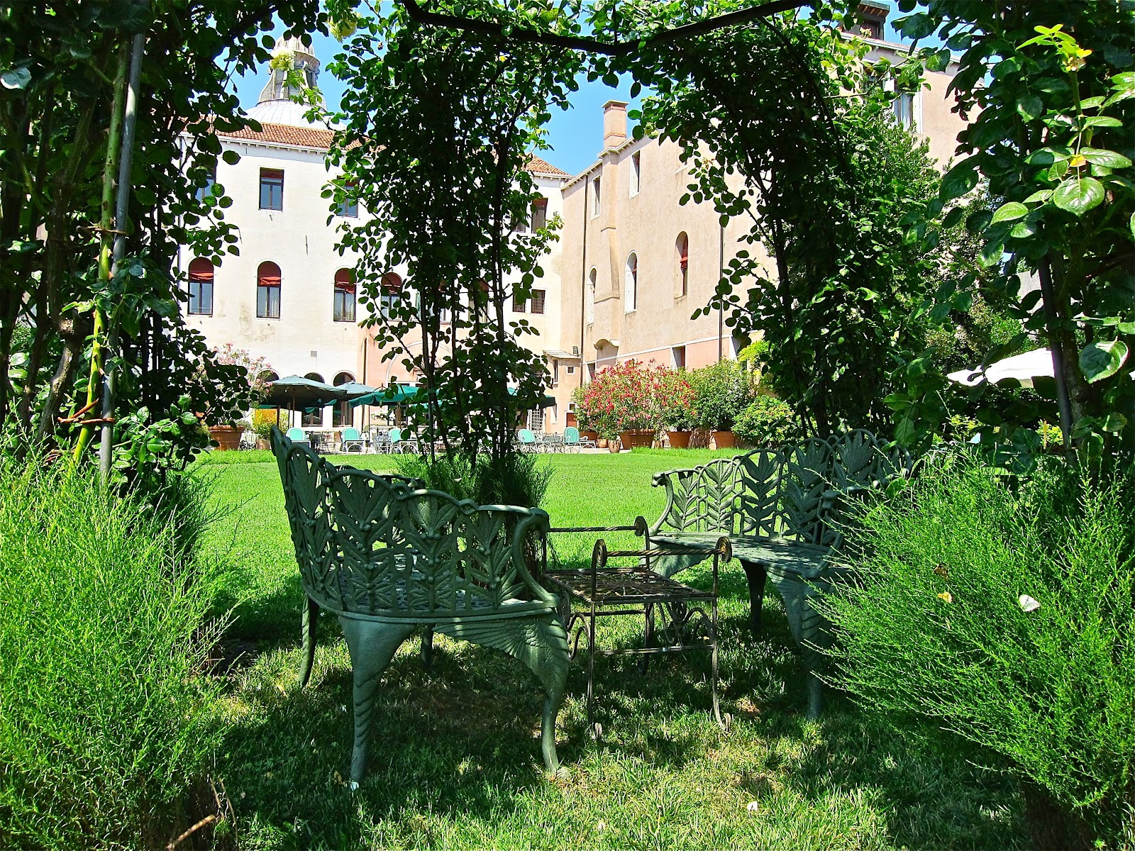 contessanally A Garden and Hotel complex in Venice