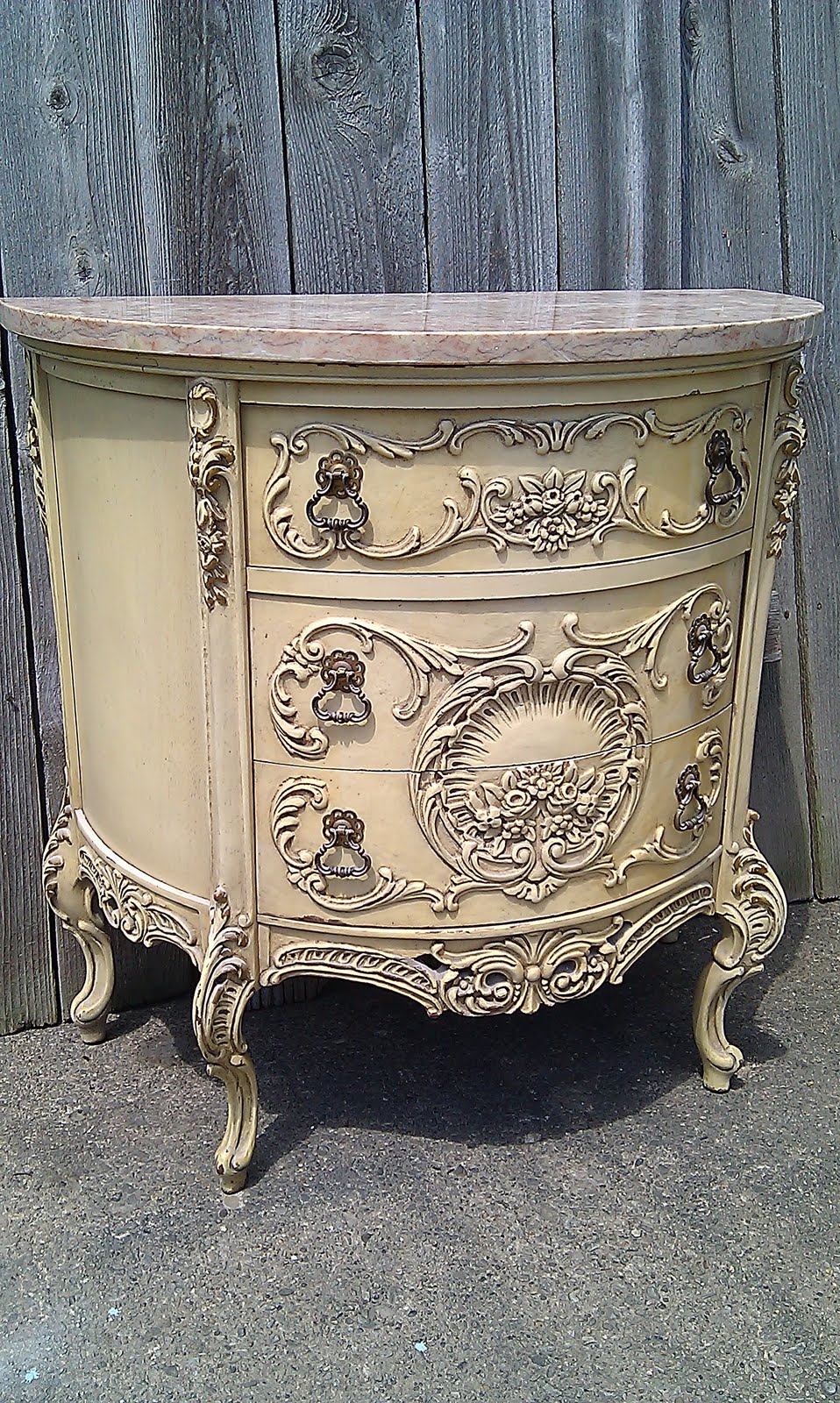 villabarnes Furniture Finds