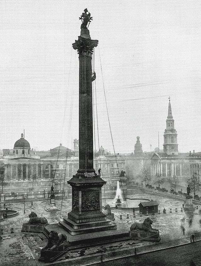 Amazing Historical Photo of Trafalgar Square in 1905 