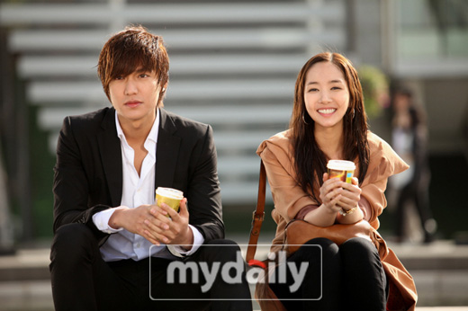Kcelebrityshow Lee Min Ho And Park Min Young Enjoy Coffee At The Kcelebrityshow Lee Min Ho And Park Min Young Enjoy Coffee At The