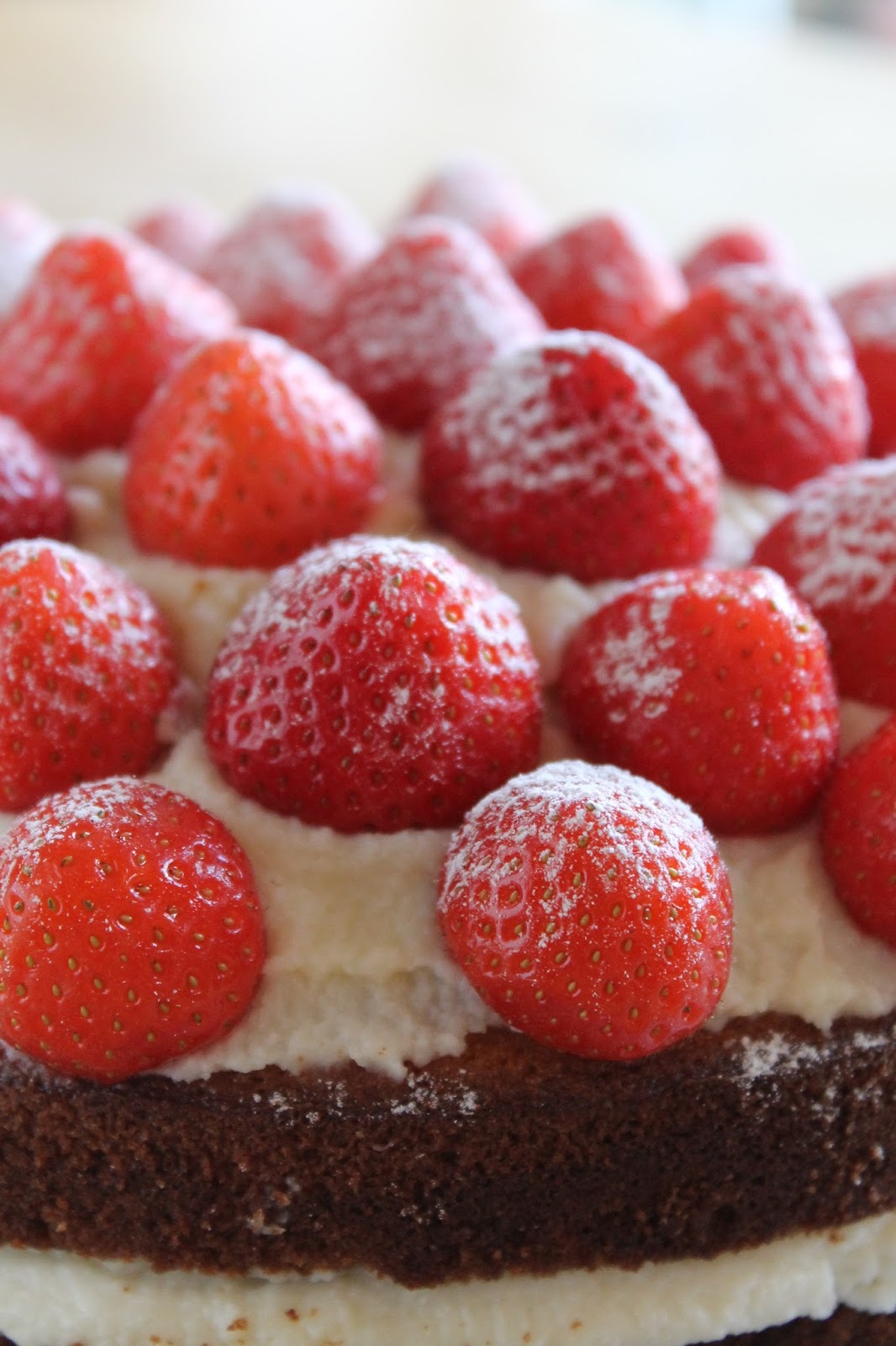 All that Glisters is not Gold The. Best. Cake. Ever. White chocolate