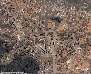 DE VIAJEROS POR LICHINGA, MOZAMBIQUE 15 DE VIAJEROS POR LICHINGA, MOZAMBIQUE 11