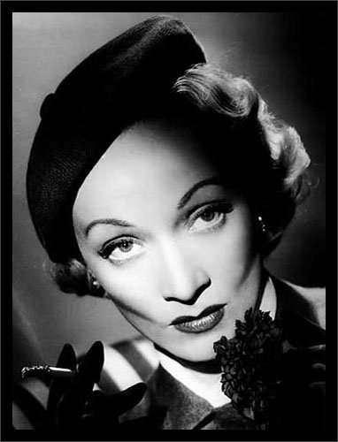 Amazing Historical Photo of Marlene Dietrich in 1948 
