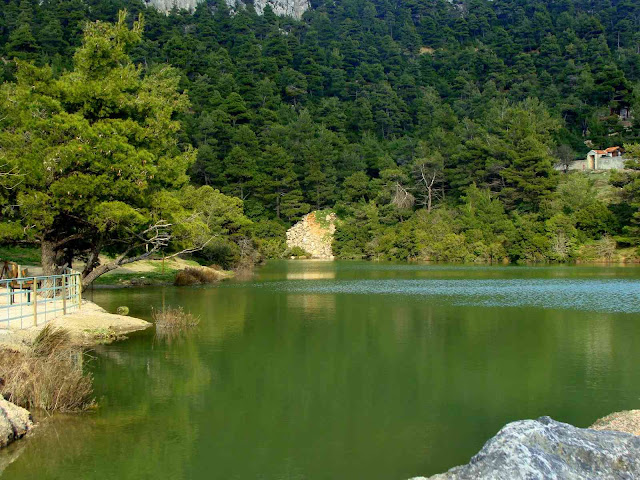 Mια μίνι λίμνη Πλαστήρα στην Πάρνηθα!! Mια μίνι λίμνη Πλαστήρα στην Πάρνηθα!!