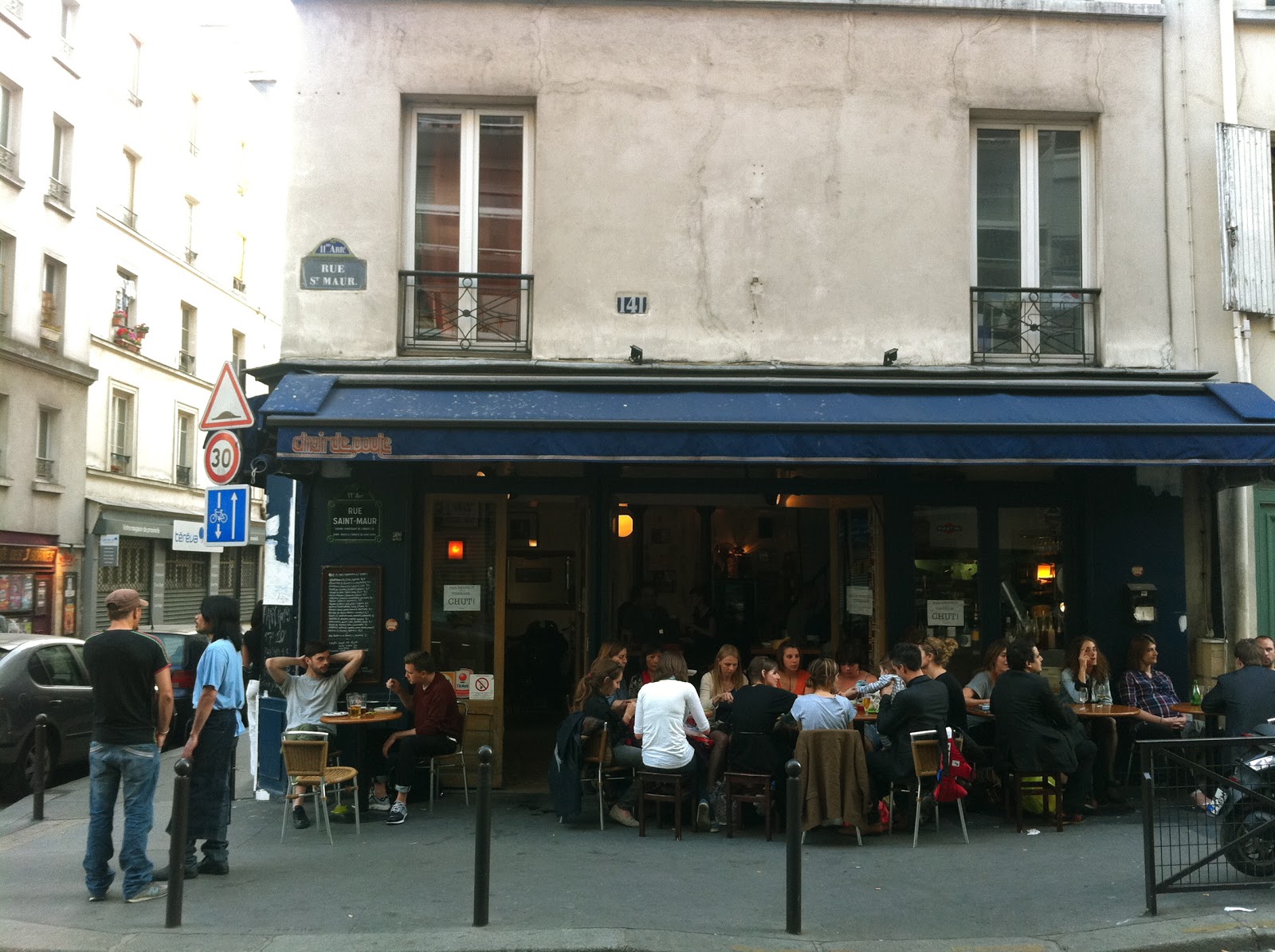 not drinking poison in paris neighborhood natural chair de poule, 75011