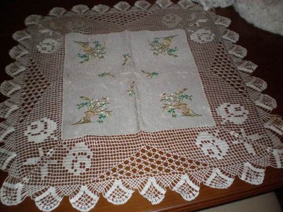 Yeni Orgu Modasi Tig Isi Dantel Masa Ortuleri 2013