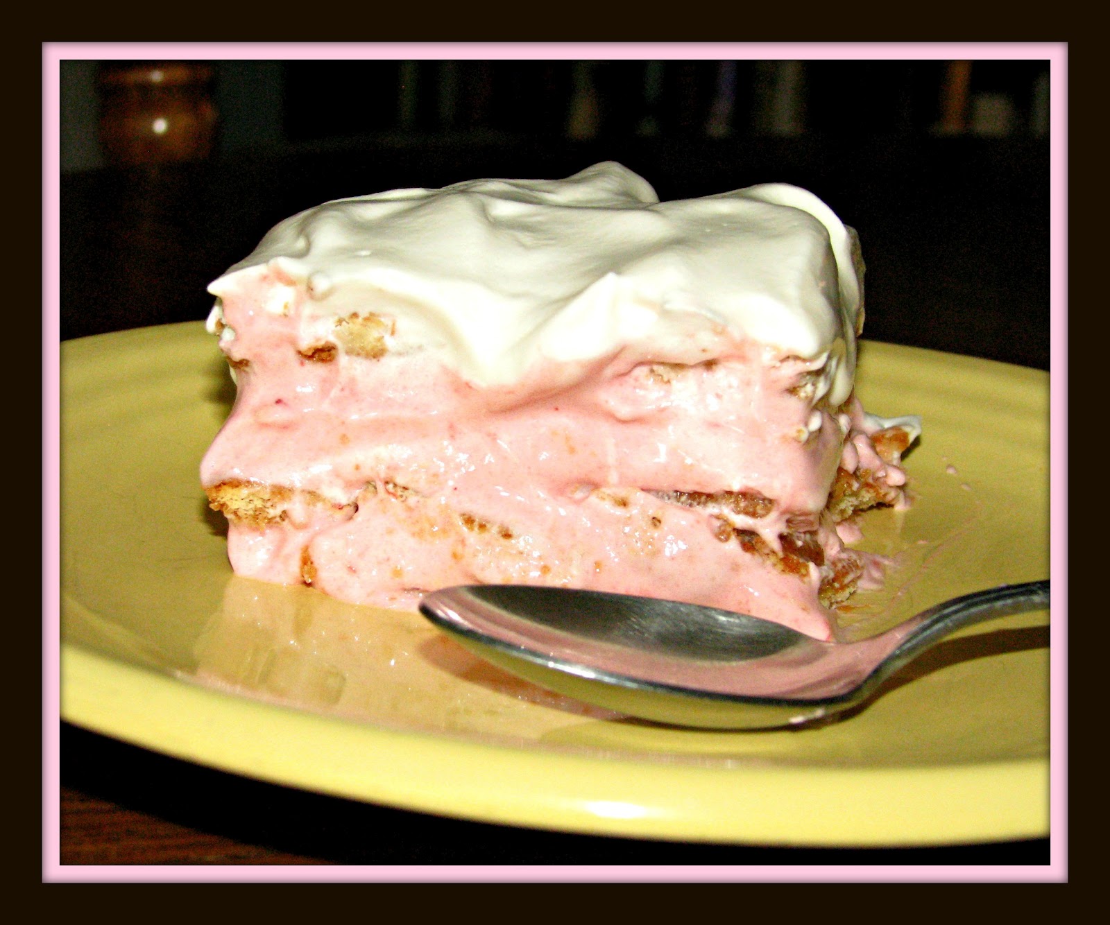 RandomThoughtsfromTN Easy Strawberry Daiquiri Icebox Dessert