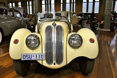 2011 Motorclassica walpaper hot clasic cars