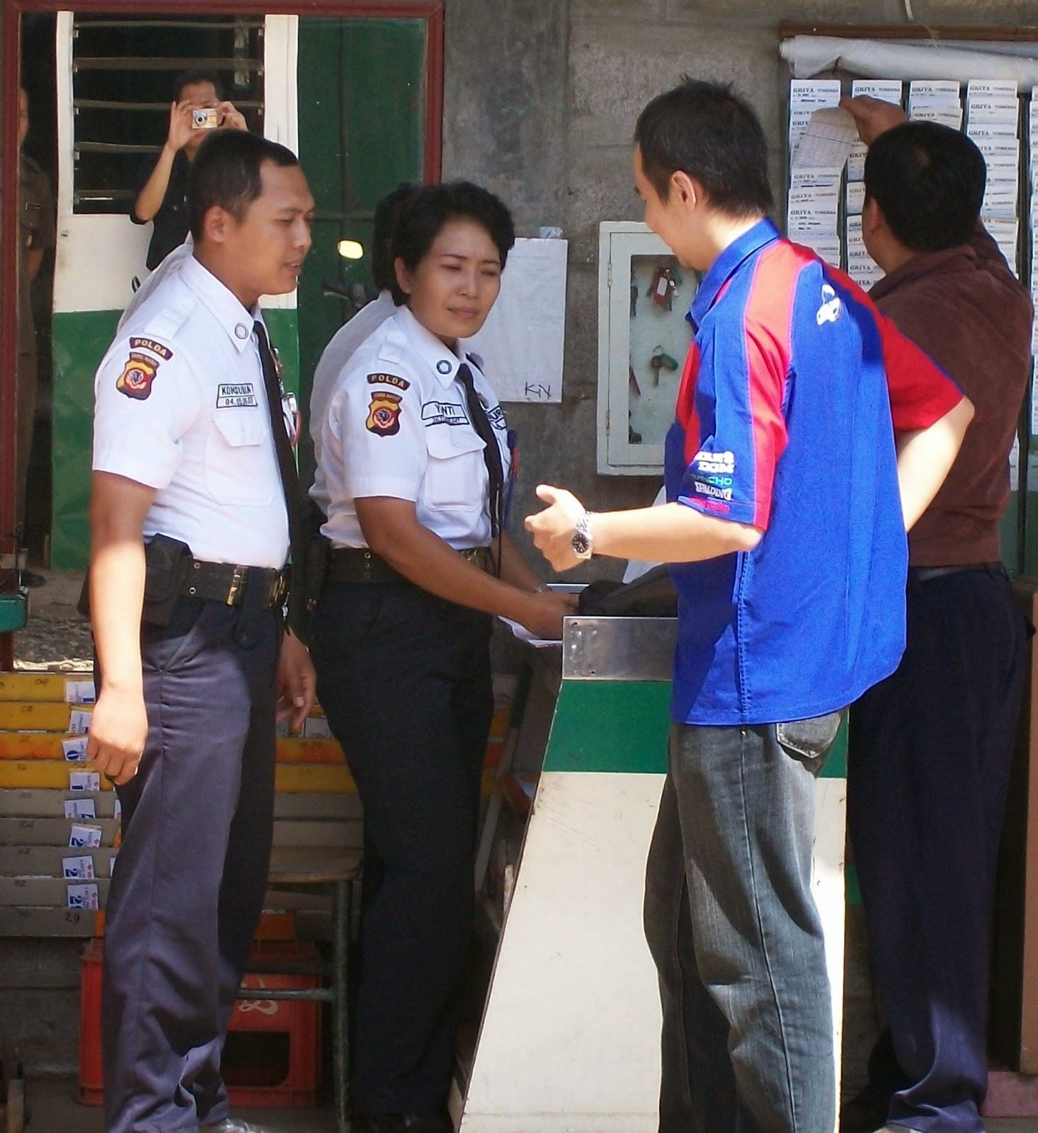 MENYELENGGARAKAN PENGATURAN, PENJAGAAN,PENGAWALAN DAN PATROLI
