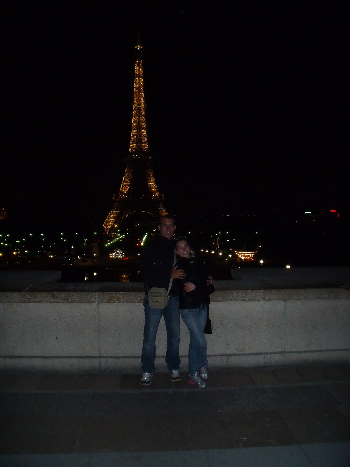 http://2.bp.blogspot.com/-FKkMwKuQr1k/ThtoVe2v86I/AAAAAAAAANg/31yd74zelTQ/s1600/Europa+734+Tour+Eiffel.jpg