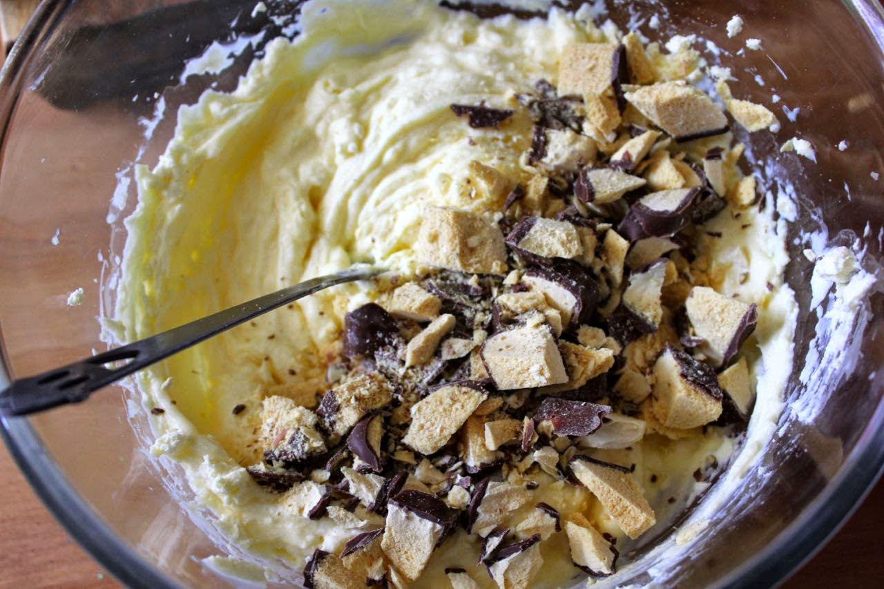 Green Gourmet Giraffe Australia Day Violet crumble ice cream, icons