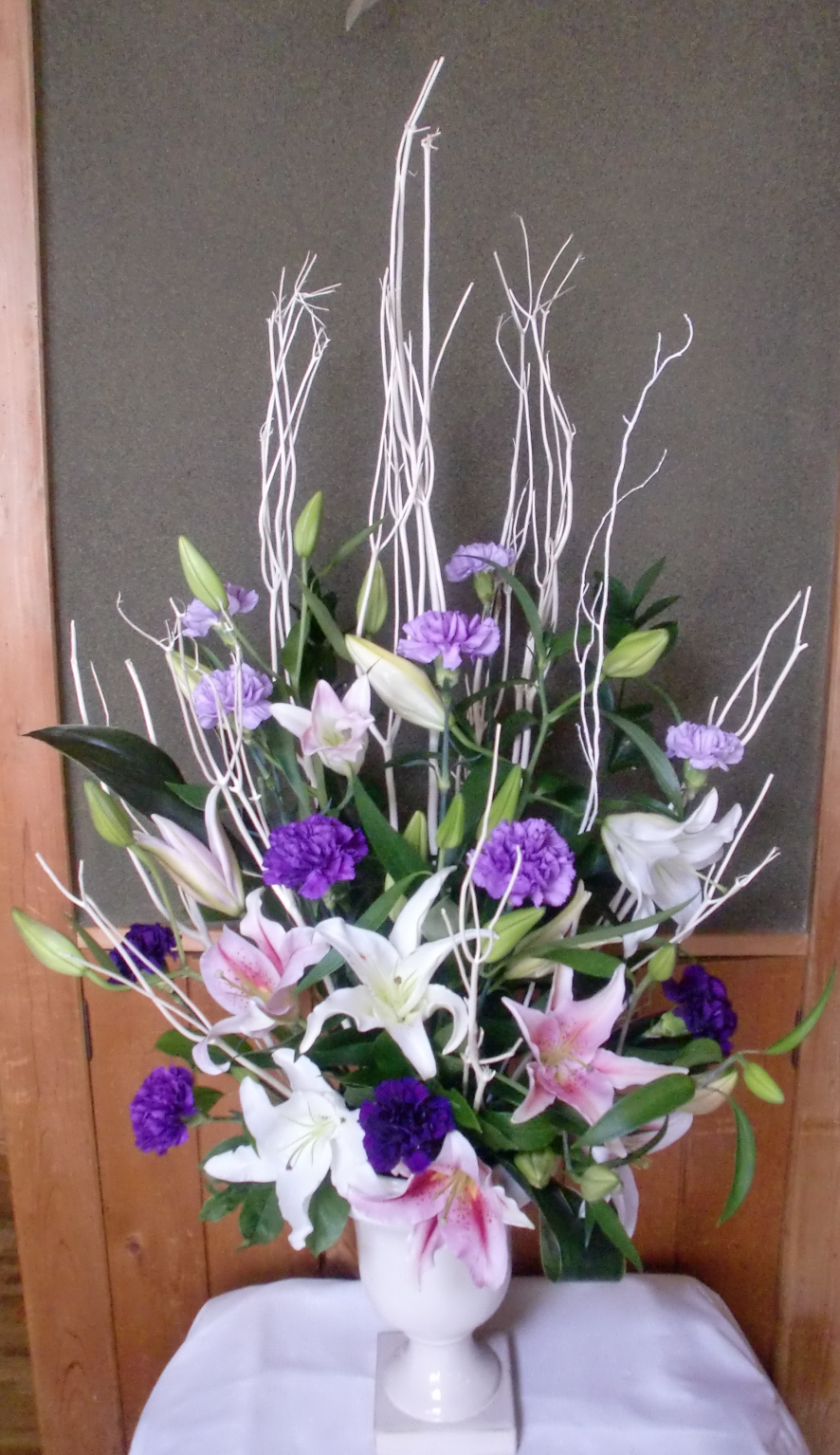 花曜日 ユリとムーンダスト カーネーション のアレンジ