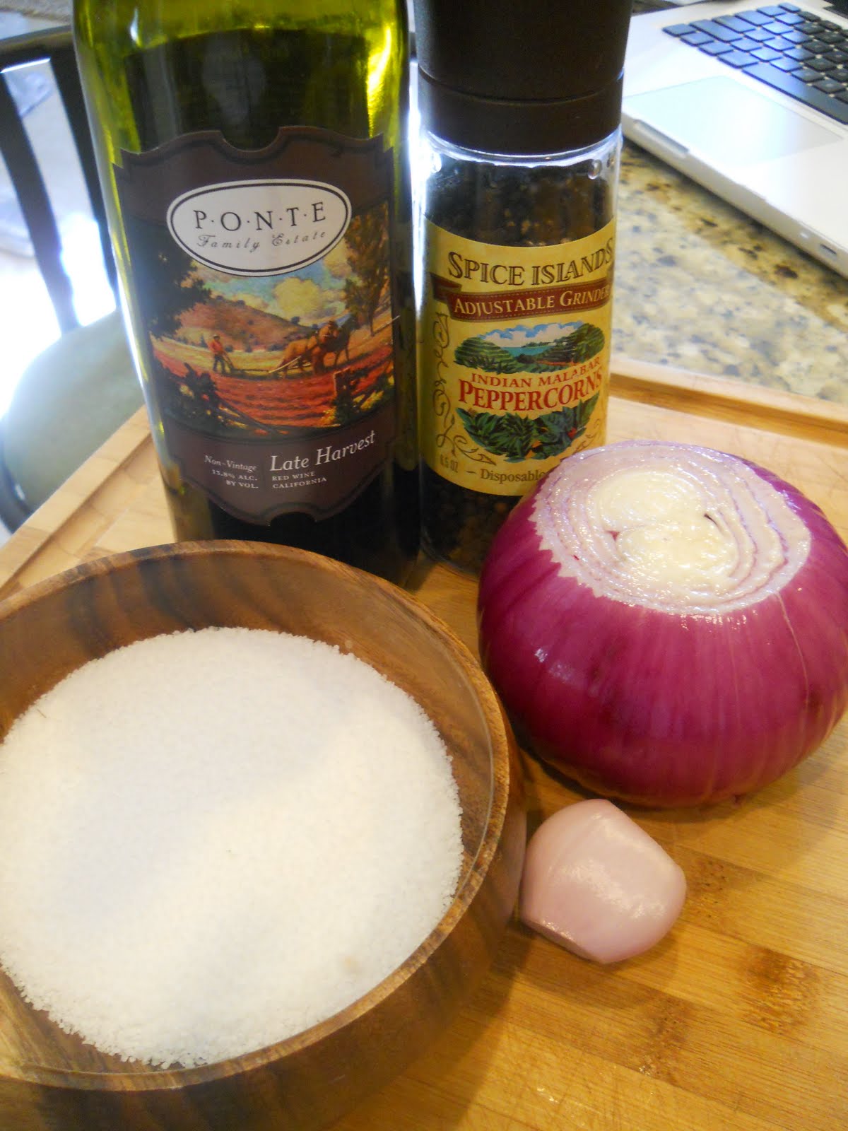 Fergie's Bites Wine Caramelized Red Onions