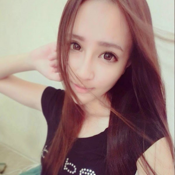 Caster Ng Model Cantik Malaysia Berbodi Aduhai Cantik Banget!