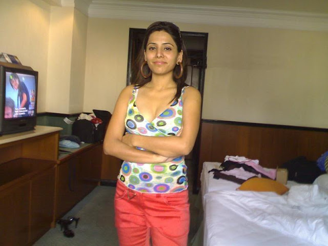 Desi Girls In Bedroom Pictures-Hot Navel Albums | Hot 