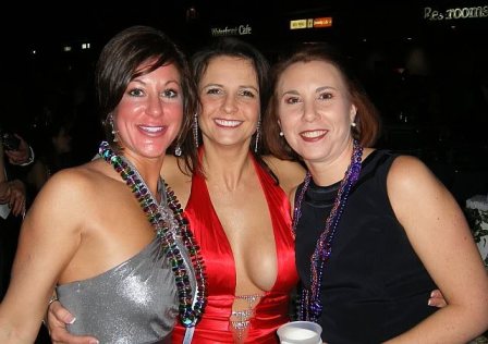 In The Middle There Is Dee Dee Bonner Yeah Thats Bonner With Two Ns So Dont Go Pronouncing It Funny Or Nothing The Very Very Busty Mother Of Aj In The Middle There Is Dee Dee Bonner Yeah Thats Bonner With Two Ns So Dont Go Pronouncing It Funny Or Nothing The Very Very Busty Mother Of Aj
