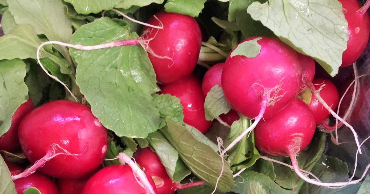red or green? spicy roasted radishes & asparagus with balsamic vinegar