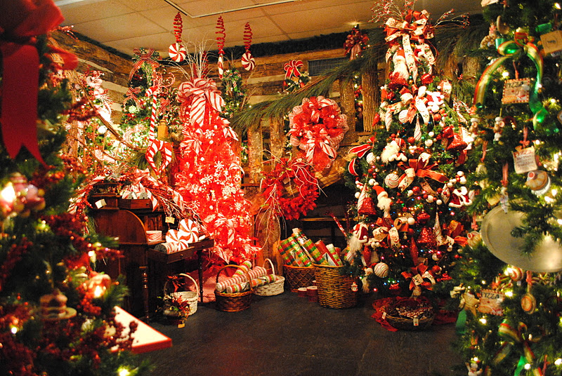 Leahaven Christmas at Eddie's