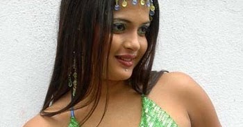 hot kannada aunty showing her boobs indian aunties blog hot kannada aunty showing her boobs indian aunties blog