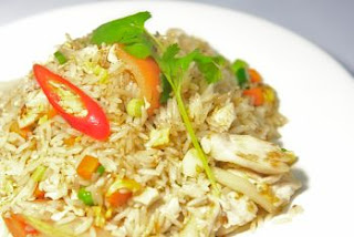 arroz-integral-con-pollo.jpg <img src="arroz-integral-con-pollo.jpg" alt="es una receta nutritiva, saludable y que aporta fibra, proteína, vitaminas y minerales">