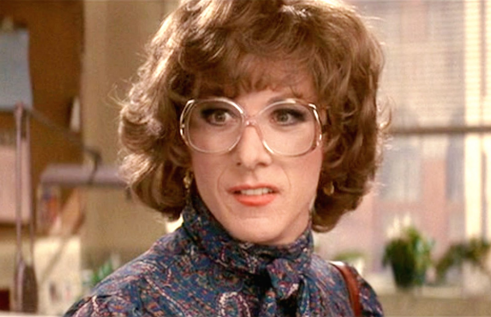 a movie review about tootsie played by dustin hoffman The then 48-year old dustin hoffman played a 63-year old wily loman wily is a frustrated elderly salesman obsessed with the american dream he is pushed into the thorny path to reflect on his own existence at face value. a movie review about tootsie played by dustin hoffman The then 48-year old dustin hoffman played a 63-year old wily loman wily is a frustrated elderly salesman obsessed with the american dream he is pushed into the thorny path to reflect on his own existence at face value.