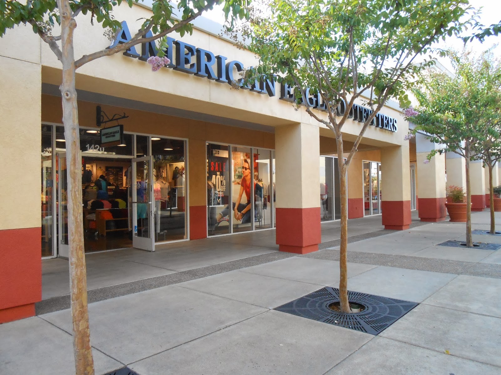 ... Blog: American Eagle Outfitters in Folsom Premium Outlets is now open