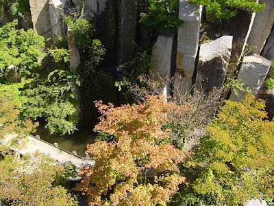 京都府・けいはんな記念公園 水景園 巨石群