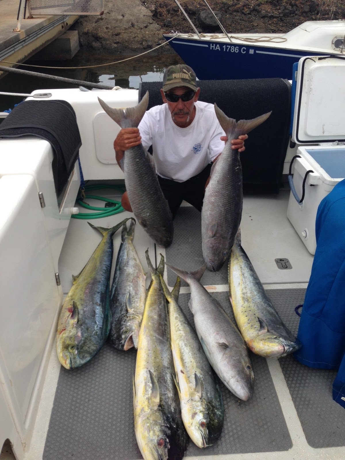 Clure Fishing Chaters Kauai Hawaii Niihau trip
