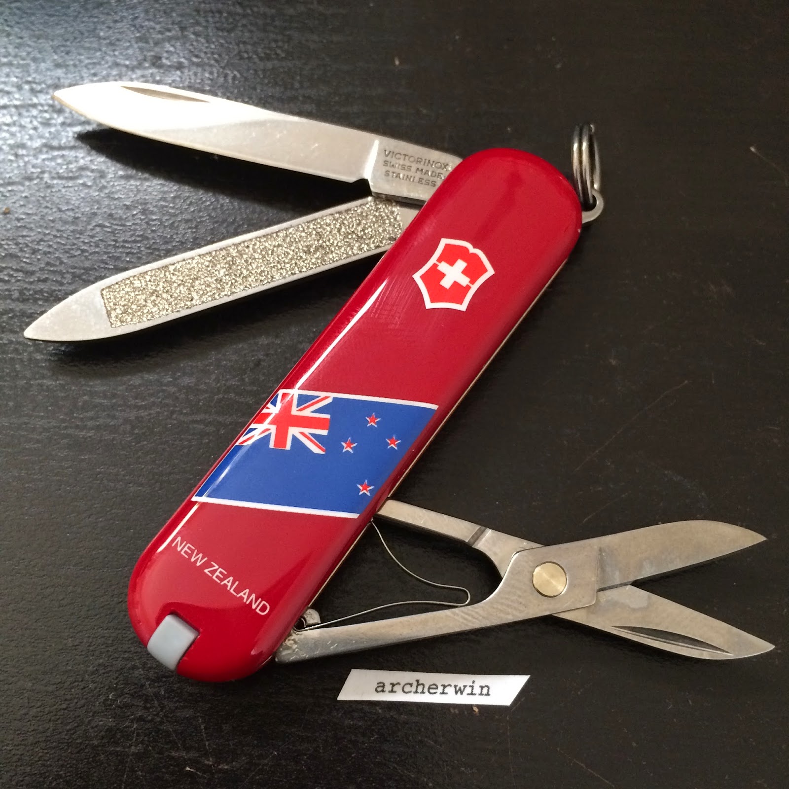 archerwin's Swiss Army Knives COLLECTION Victorinox Classic New