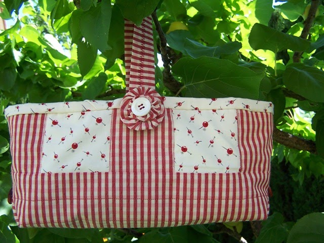 Punto de Encuentro: Pequeño cesto de costura