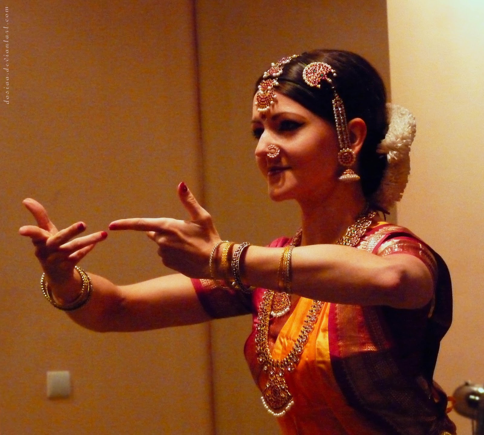 GO 4 INDIAN CLASSICAL DANCE: Bharatanatyam GO 4 INDIAN CLASSICAL DANCE: Bharatanatyam