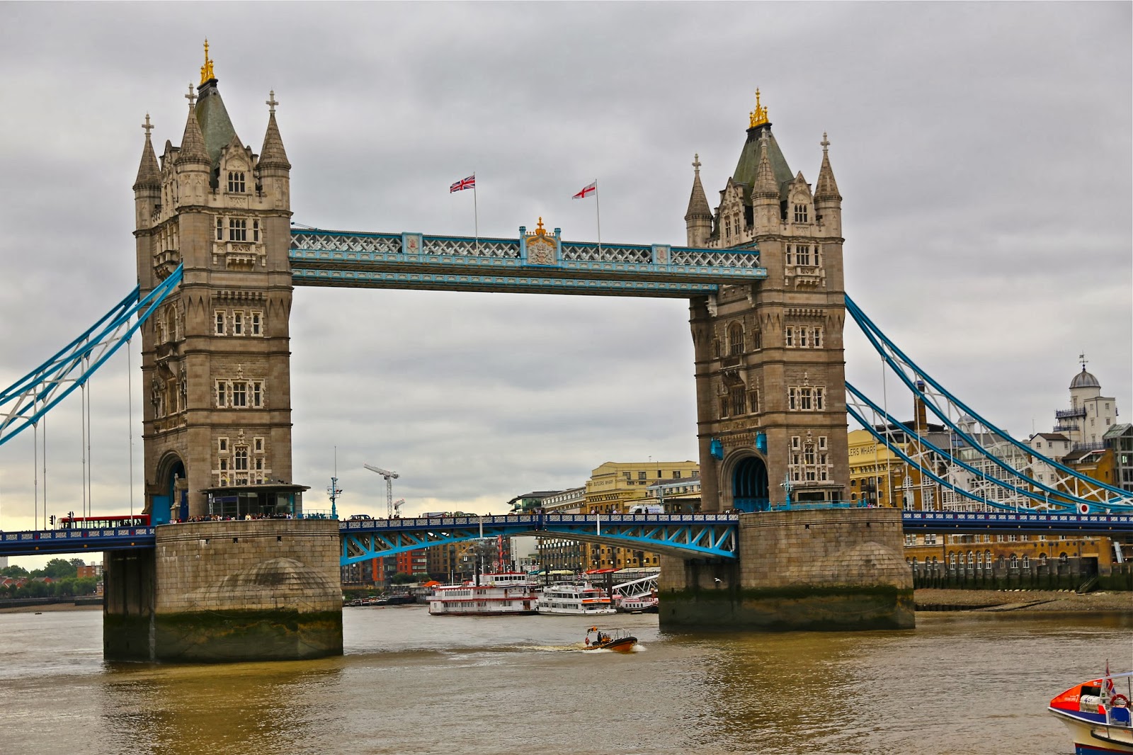 Sweet Southern Days Visiting Landmarks in London, England