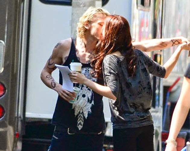 P Ink Lilly Collins Y Jamie Campbell Bower Vuelven A Estar Juntos