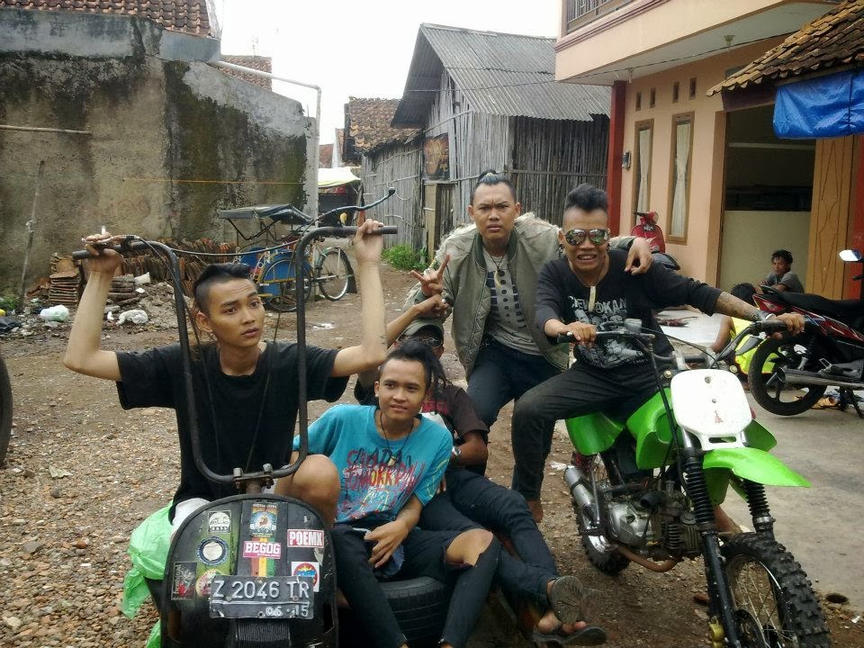Oi Blog All About Music Lirik Lagu Crewsakan Punk