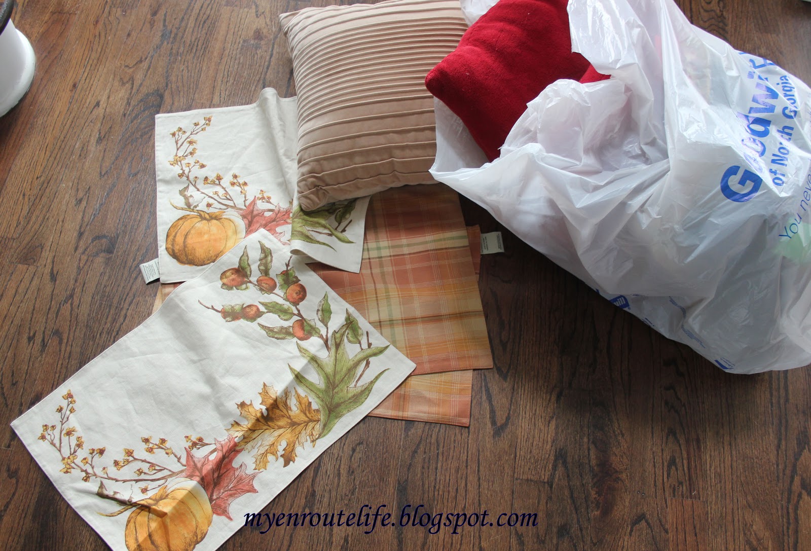 My EnRoute life Pottery Barn Placemats to Pillows
