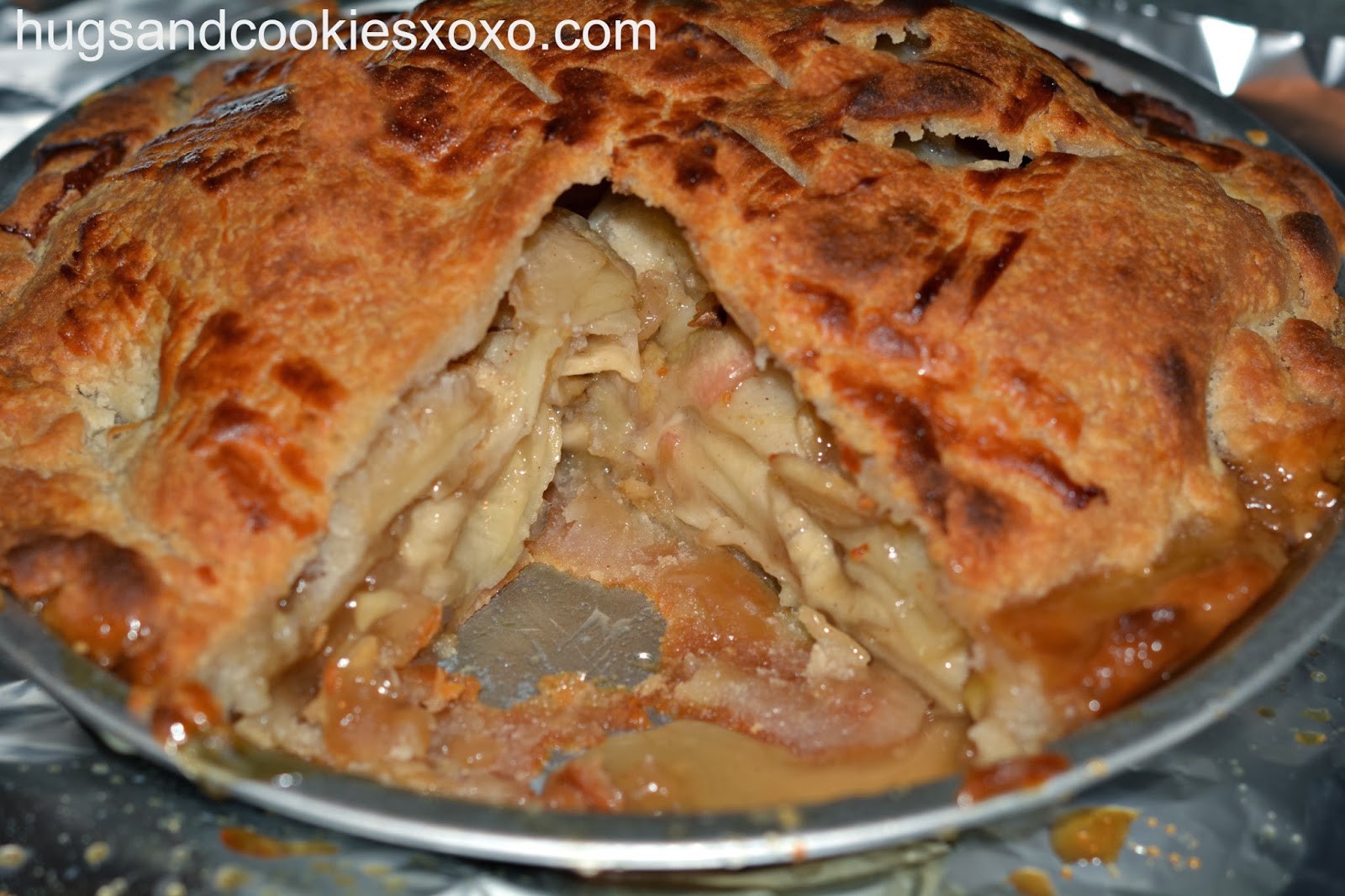 GLUTEN FREE CARAMEL APPLE PIE Hugs and Cookies XOXO
