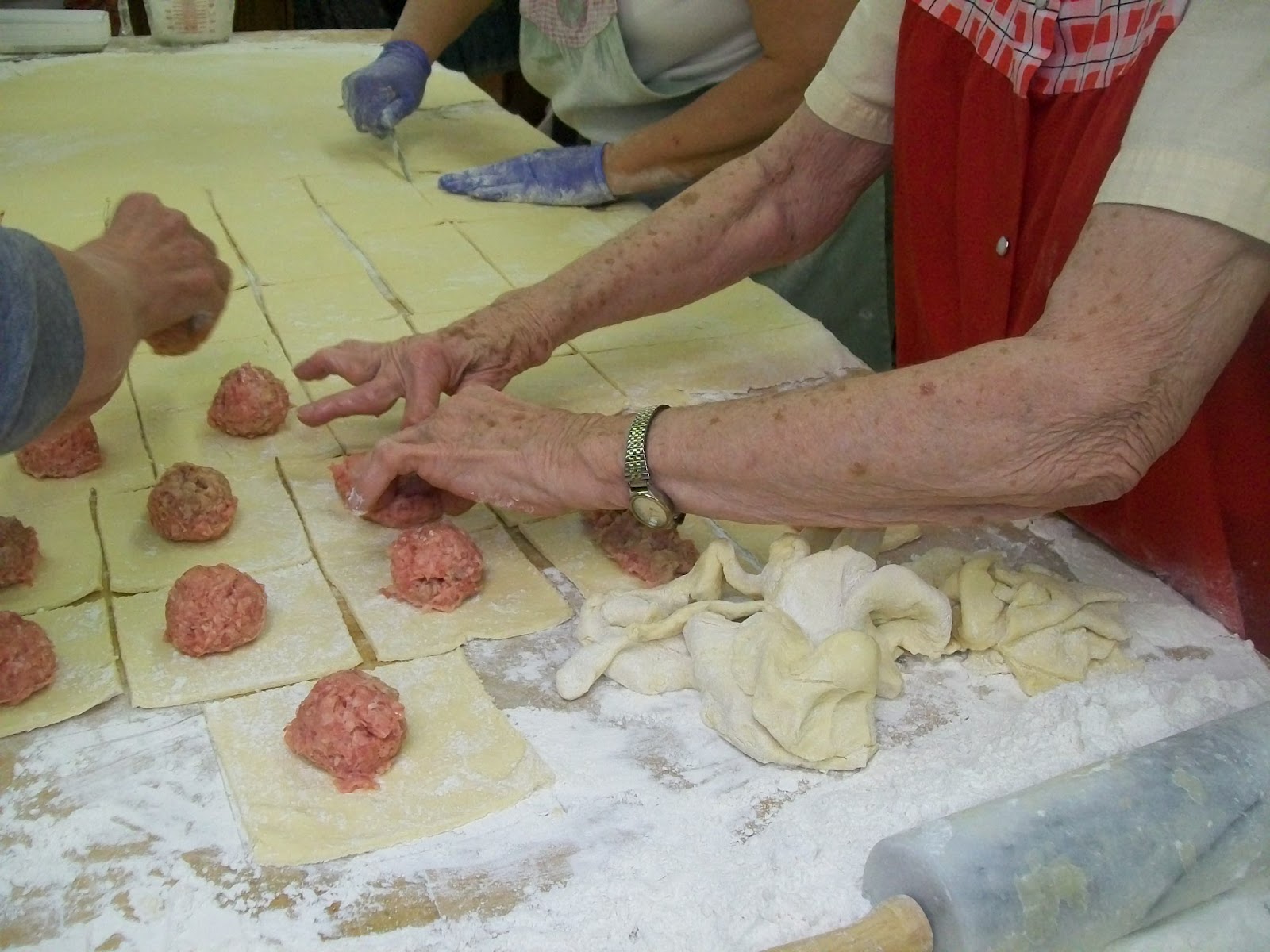 Michigan Cottage Cook HOW TO MAKE DUTCH PIGS IN A BLANKET6,000 AT A