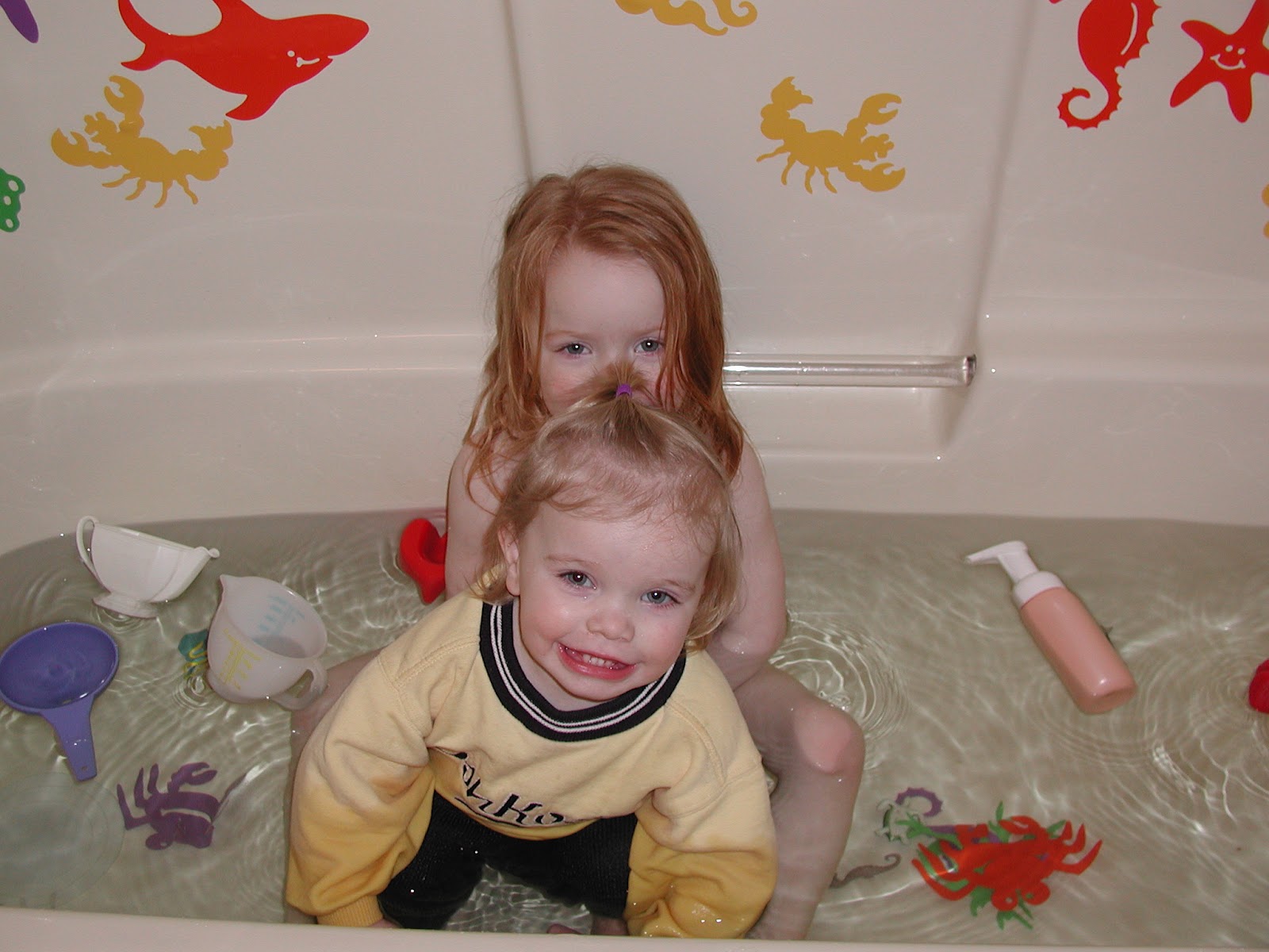 MORE KIDS THAN SUITCASES It's Bathtime!!!