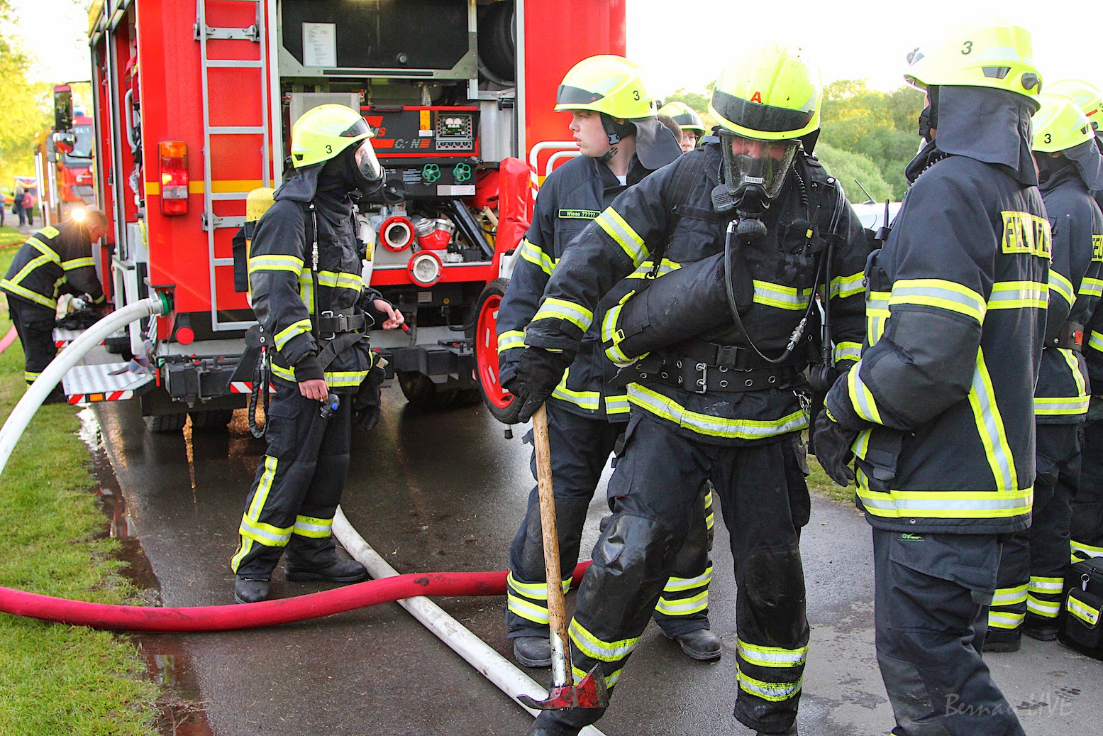 Bernau: Grosseinsatz der Feuerwehr - Bungalow Brand... 33 Bernau LIVE - Dein Stadtmagazin für Bernau bei Berlin