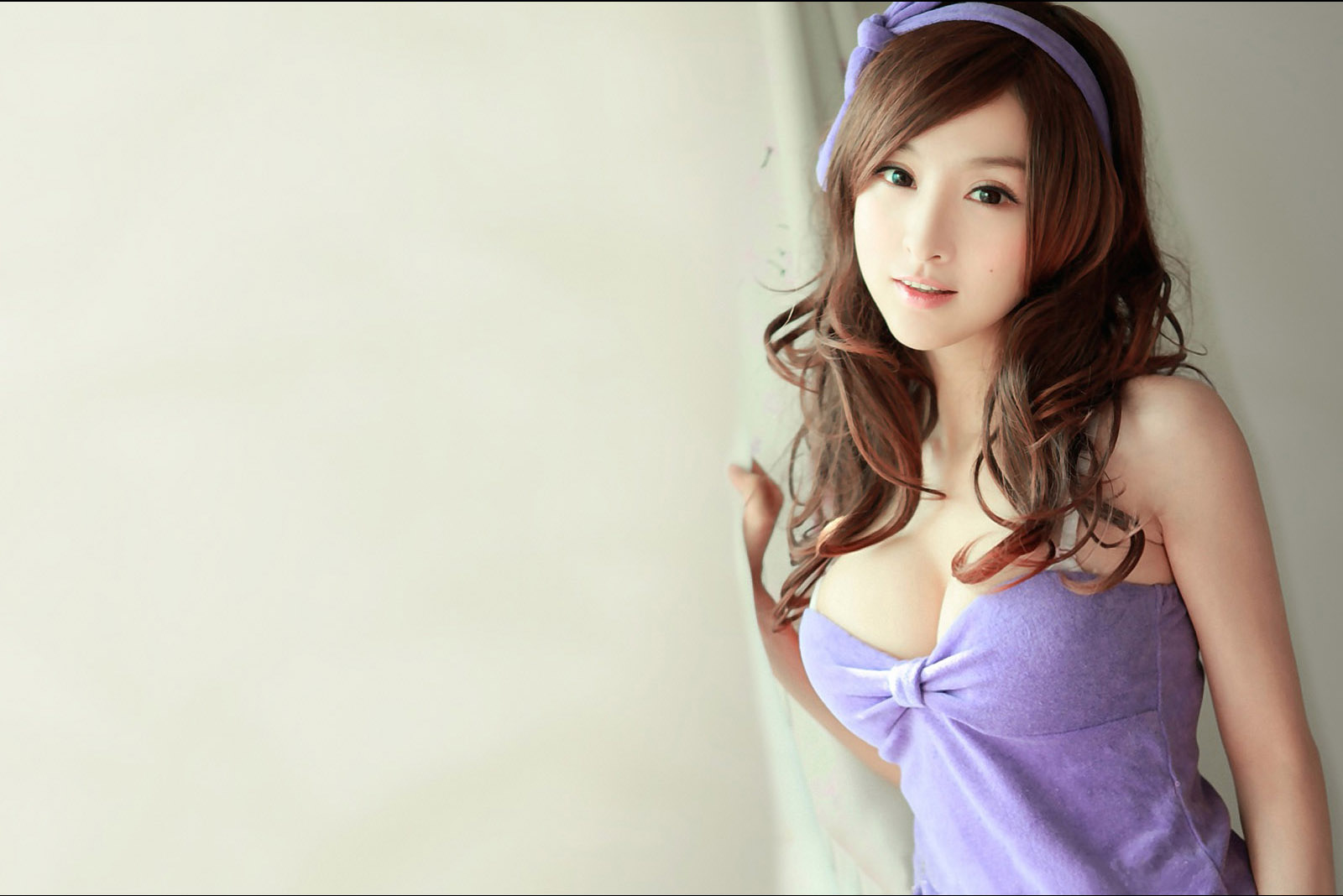 http://2.bp.blogspot.com/-FbRARe29SDg/TcRFvAWdVrI/AAAAAAAABGc/aooOr6NFBPw/s1600/asian+cute+girl+wallpaper+%25286%2529.jpg