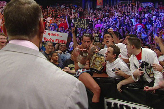 Cm Punk deja la WWE siendo el campeon maximo en Money in the Bank