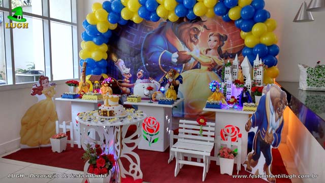 Decoração Bela e a Fera para a mesa do bolo de aniversário infantil Decoração Bela e a Fera para a mesa do bolo de aniversário infantil
