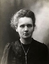 أول من حصل على جائزة نوبل مرتين و أول امرأة تتبوأ منصب الأستاذية في جامعة باريس