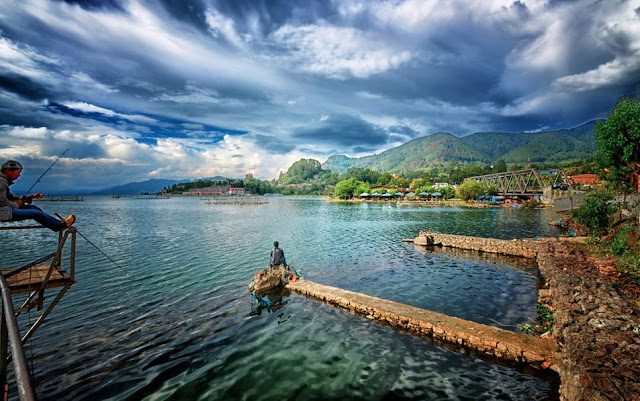 [Image: Toba_Lake_8.jpg]