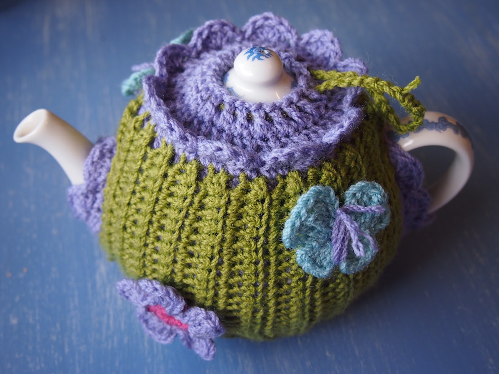 Flushed with Rosy Colour Royal Garden Two Way Tea Cosy